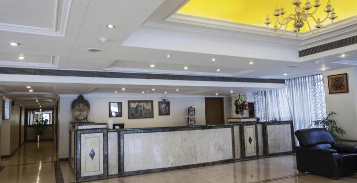 Gemini Continental, Hazratganj Ξενοδοχείο Λάκναου Εξωτερικό φωτογραφία